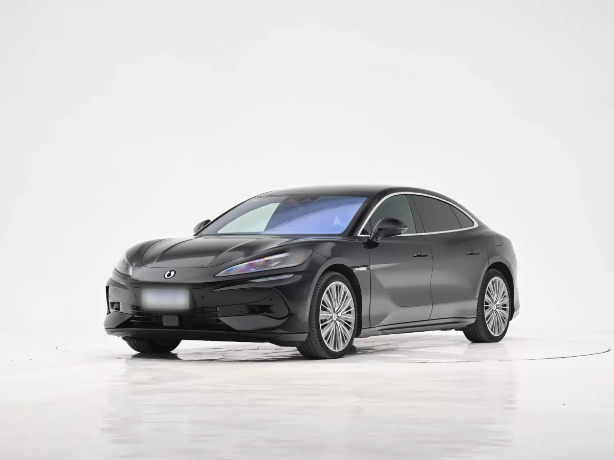 Denza Z9