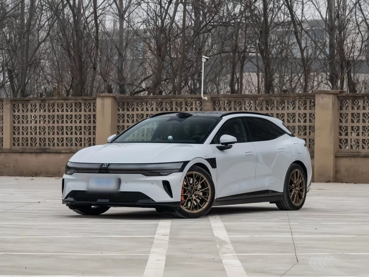 Zeekr 007 GT