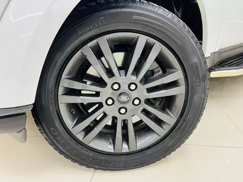 2016 Land Rover Discovery — 2
