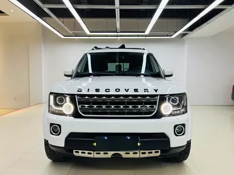 2016 Land Rover Discovery — 3