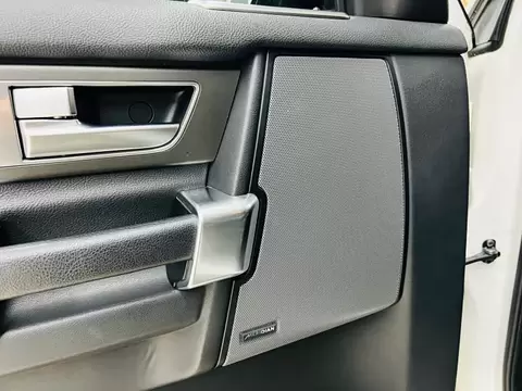 2016 Land Rover Discovery — 7