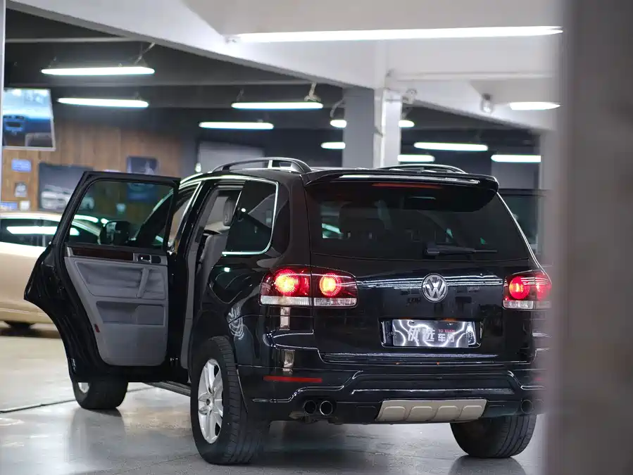 2008 Volkswagen Touareg 3.6L Luxury — 2