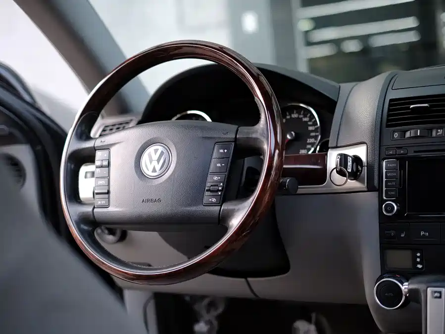 2008 Volkswagen Touareg 3.6L Luxury — 15