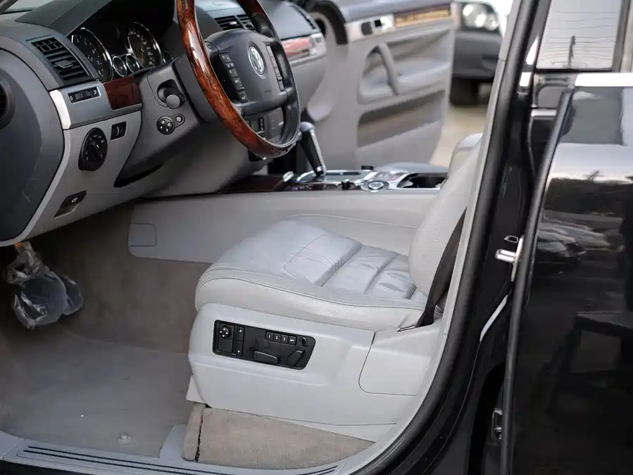 2008 Volkswagen Touareg 3.6L Luxury — 21