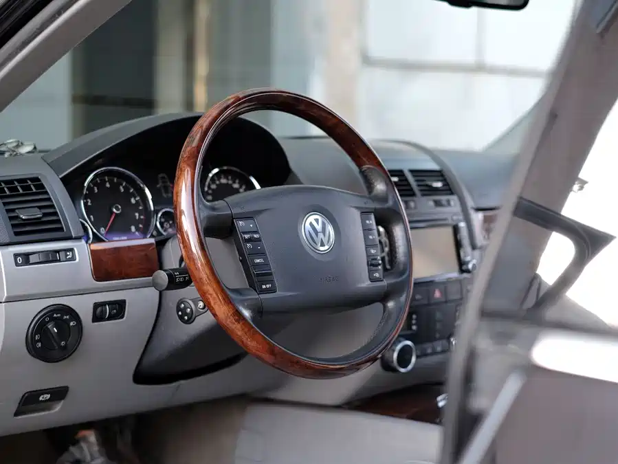 2008 Volkswagen Touareg 3.6L Luxury — 26
