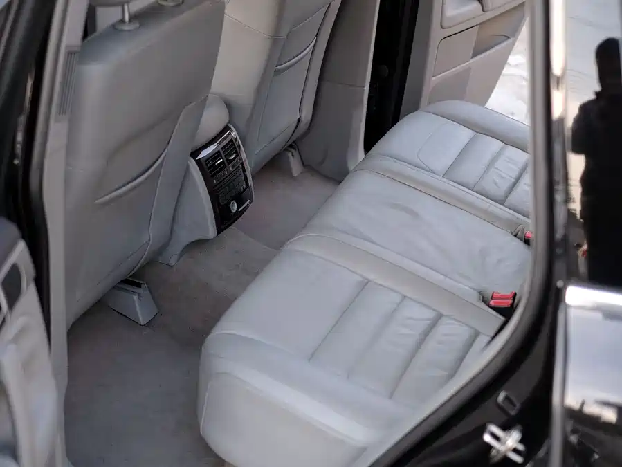 2008 Volkswagen Touareg 3.6L Luxury — 27