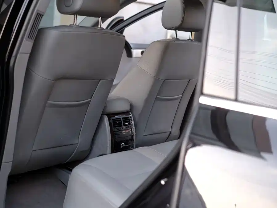 2008 Volkswagen Touareg 3.6L Luxury — 28