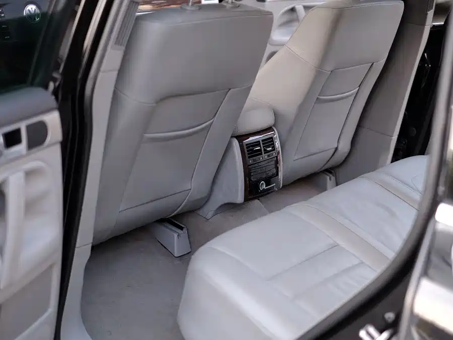 2008 Volkswagen Touareg 3.6L Luxury — 34