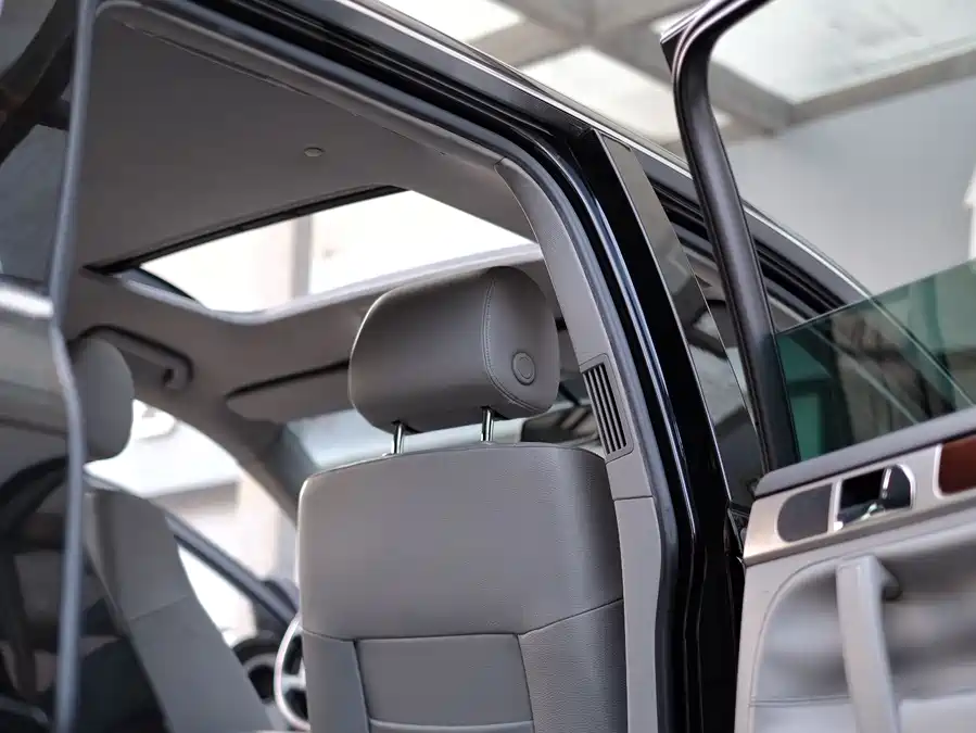 2008 Volkswagen Touareg 3.6L Luxury — 37