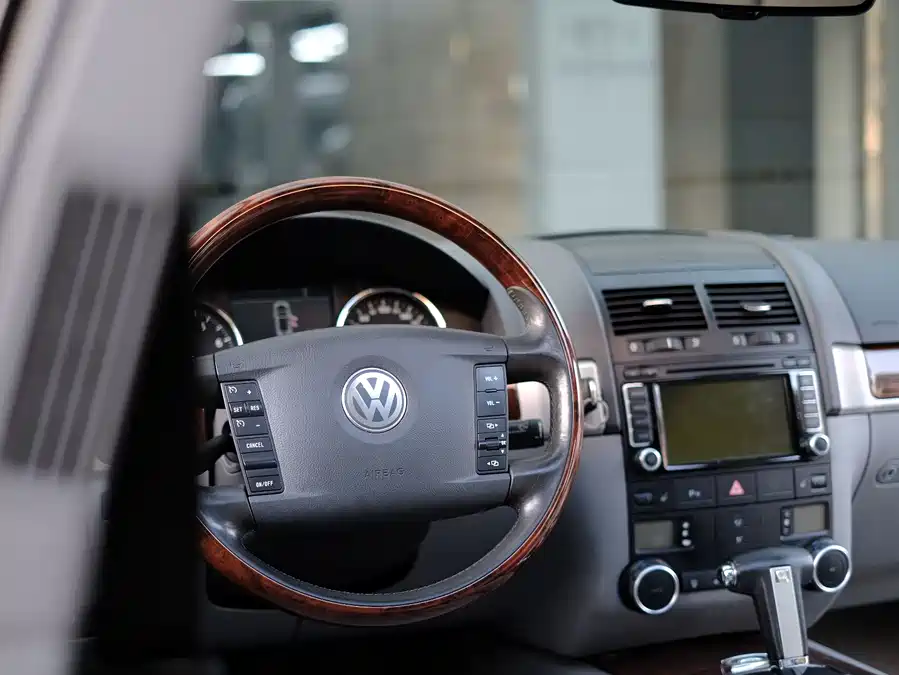 2008 Volkswagen Touareg 3.6L Luxury — 41