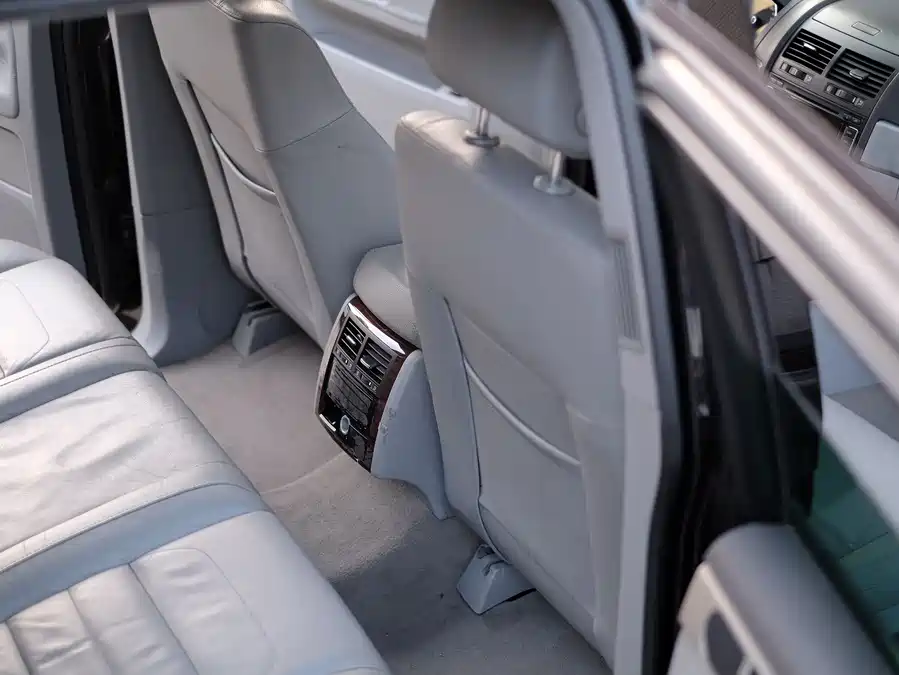 2008 Volkswagen Touareg 3.6L Luxury — 45