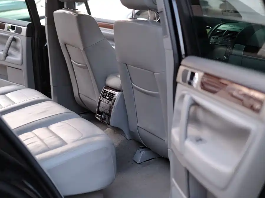 2008 Volkswagen Touareg 3.6L Luxury — 48
