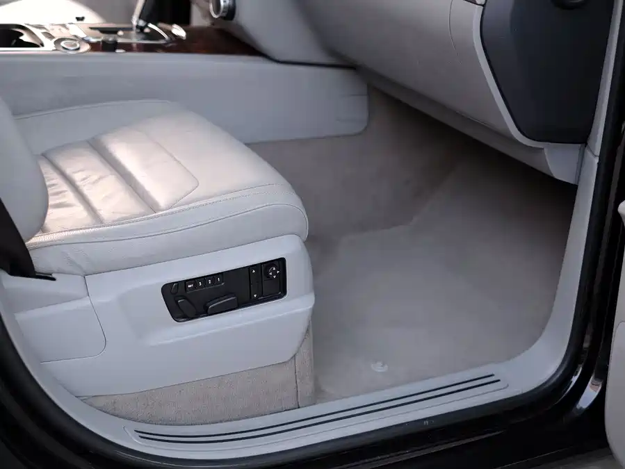2008 Volkswagen Touareg 3.6L Luxury — 52
