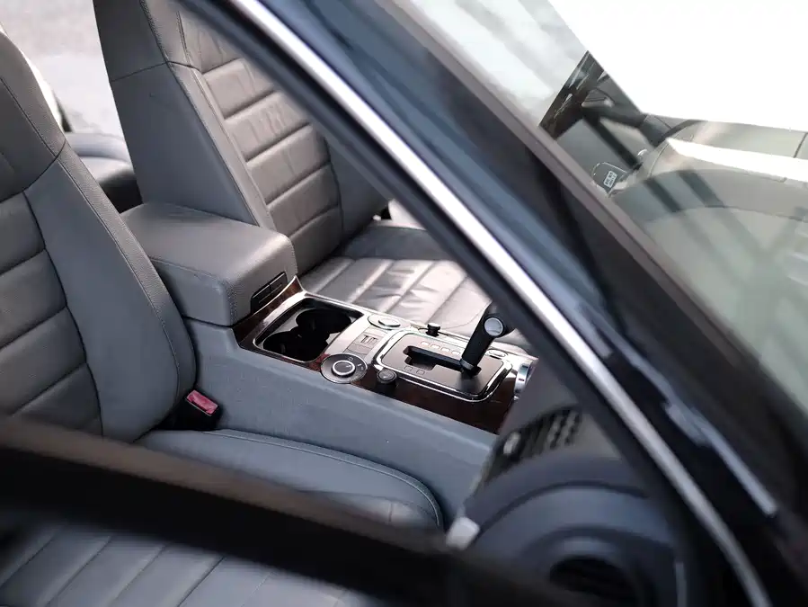 2008 Volkswagen Touareg 3.6L Luxury — 57