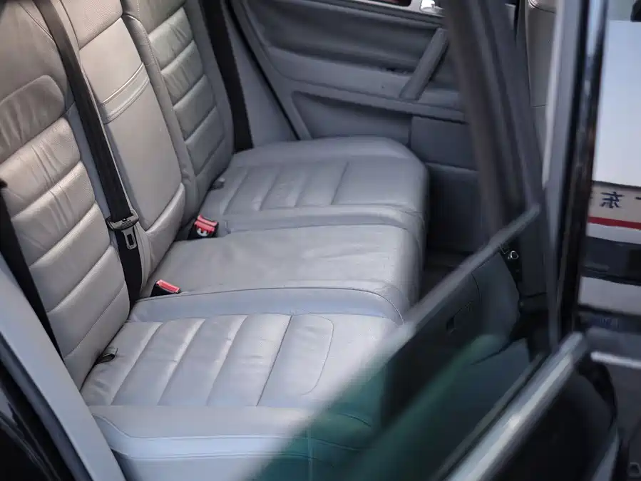 2008 Volkswagen Touareg 3.6L Luxury — 58