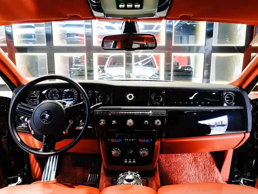 2014 Rolls-Royce Phantom EWB 6.7L — 18