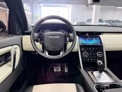 2020 Land Rover Discovery Sport — 6