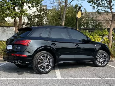2022 Audi Q5L — 4