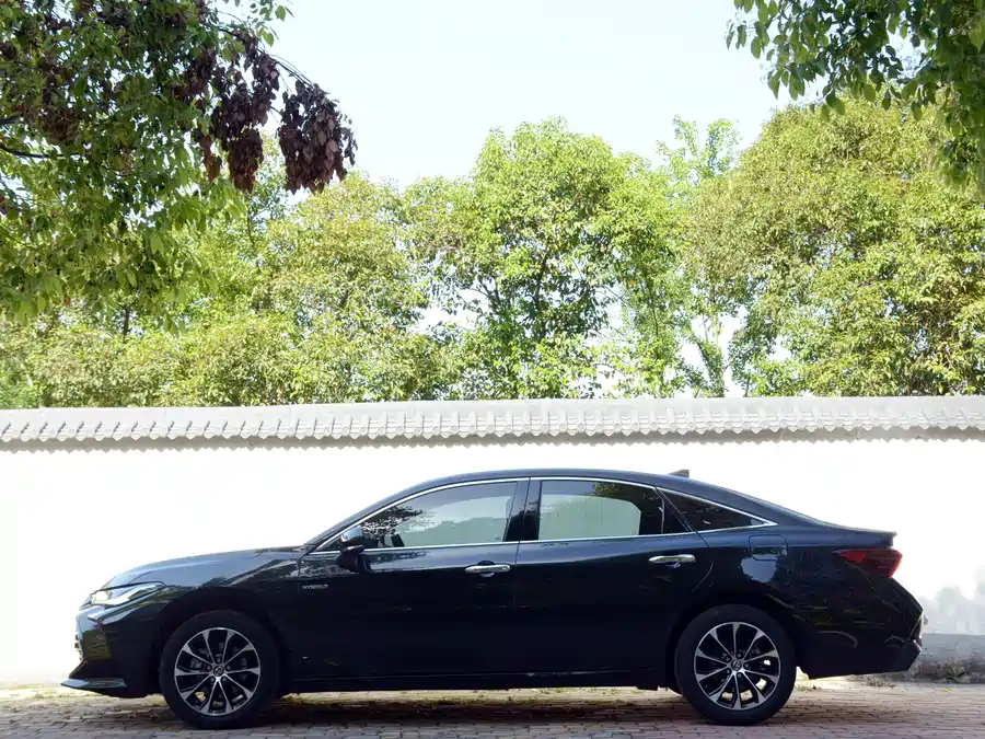 2023 Avalon Hybrid 2.5L Luxury — 10