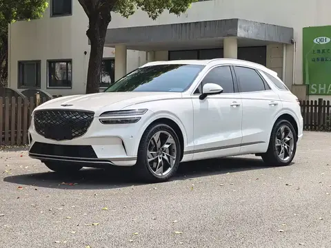 2023 Genesis Electrified GV70 Flagship