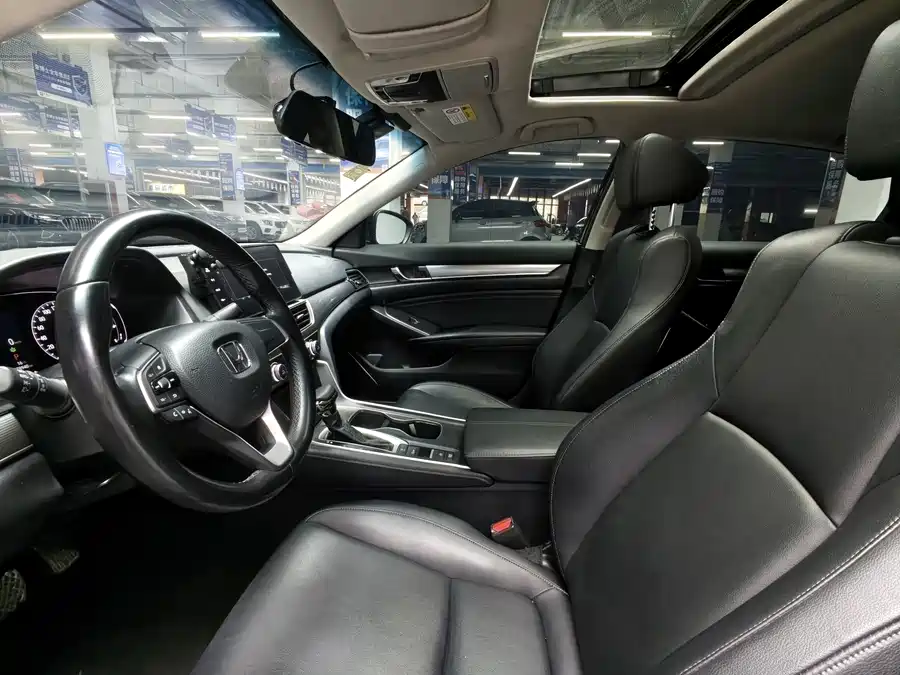2022 Honda Accord 260TURBO Luxury Edition — 5