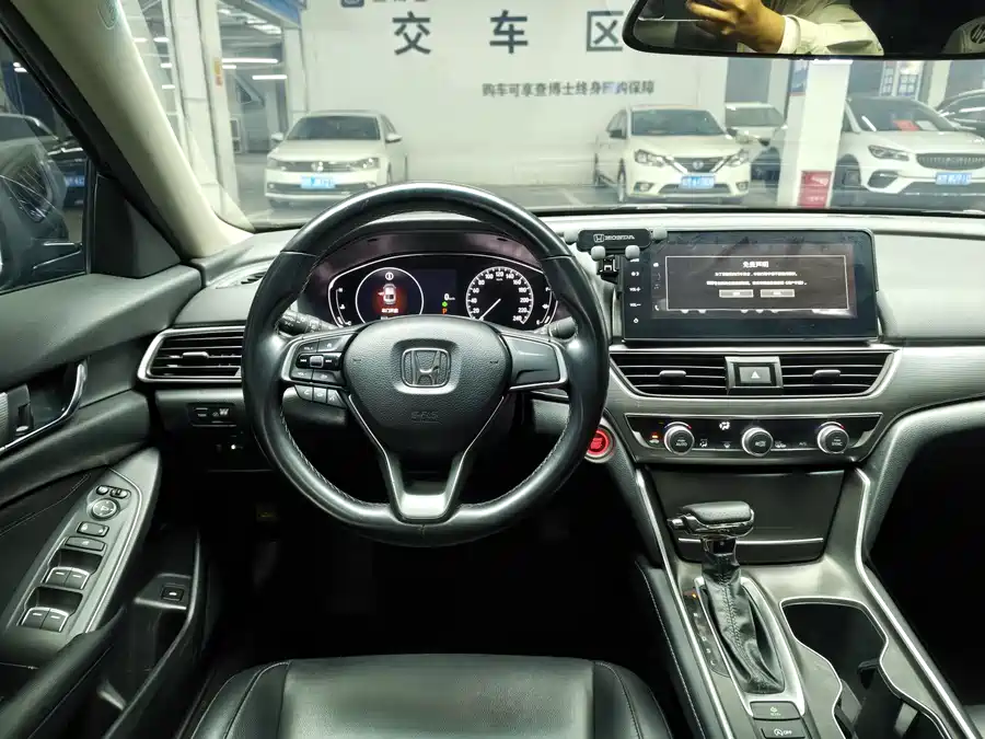 2022 Honda Accord 260TURBO Luxury Edition — 7