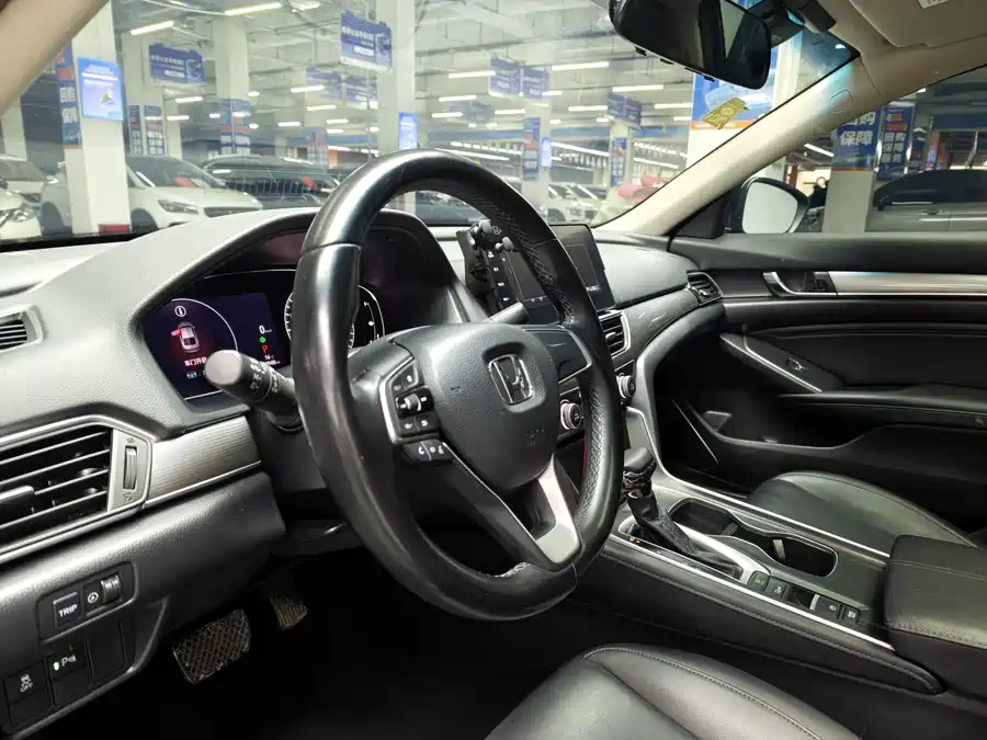 2022 Honda Accord 260TURBO Luxury Edition — 8