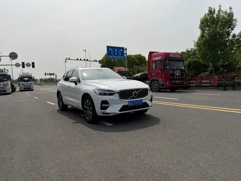 2023 Volvo XC60 B5 AWD Inscription