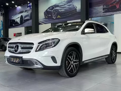 2017 Mercedes-Benz GLA 220 4MATIC Fashion