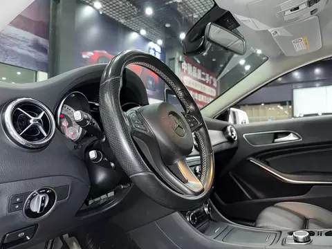 2017 Mercedes-Benz GLA 220 4MATIC Fashion — 13
