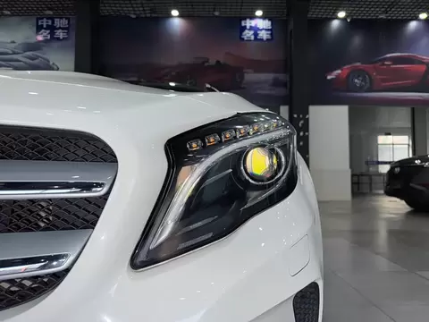 2017 Mercedes-Benz GLA 220 4MATIC Fashion — 20