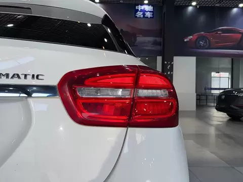 2017 Mercedes-Benz GLA 220 4MATIC Fashion — 21