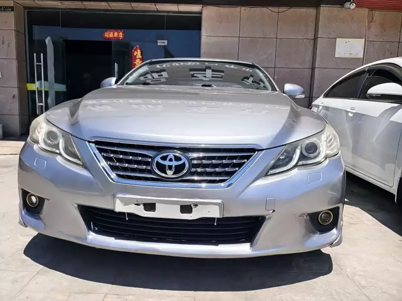 2012 Toyota Reiz