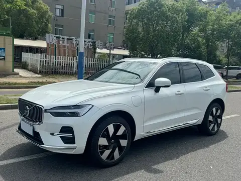 2025 Volvo XC60 B5 AWD Inscription