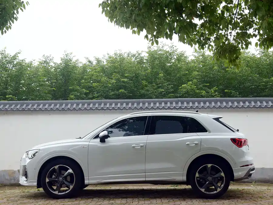 2021 Audi Q3 35 TFSI Fashion Dynamic — 9