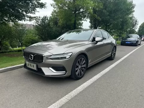 2022 Volvo S60 B4 Zhiyuan Luxury