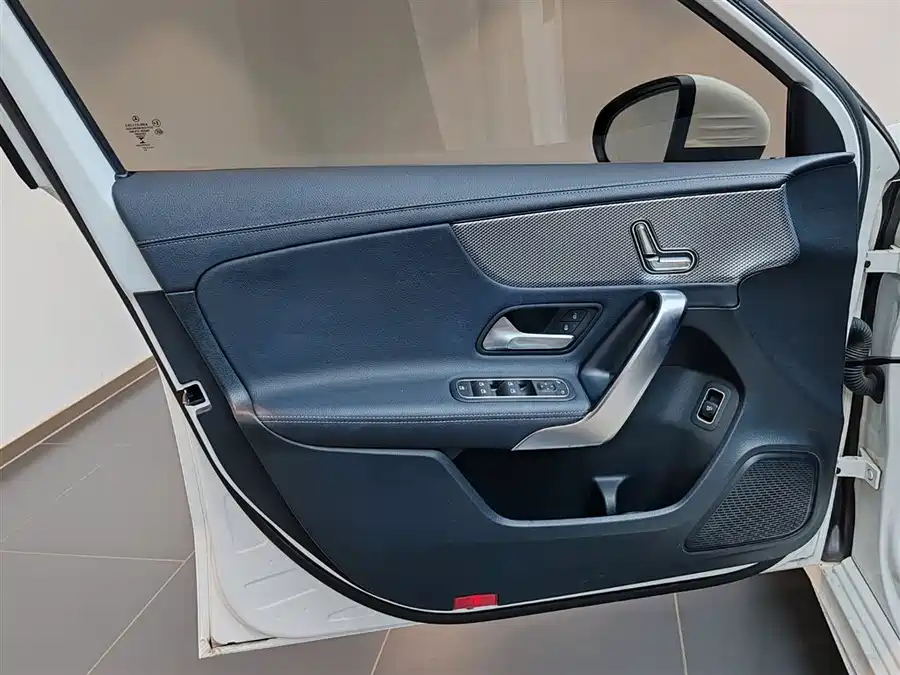 2021 Mercedes-Benz A 180 L Sport — 9