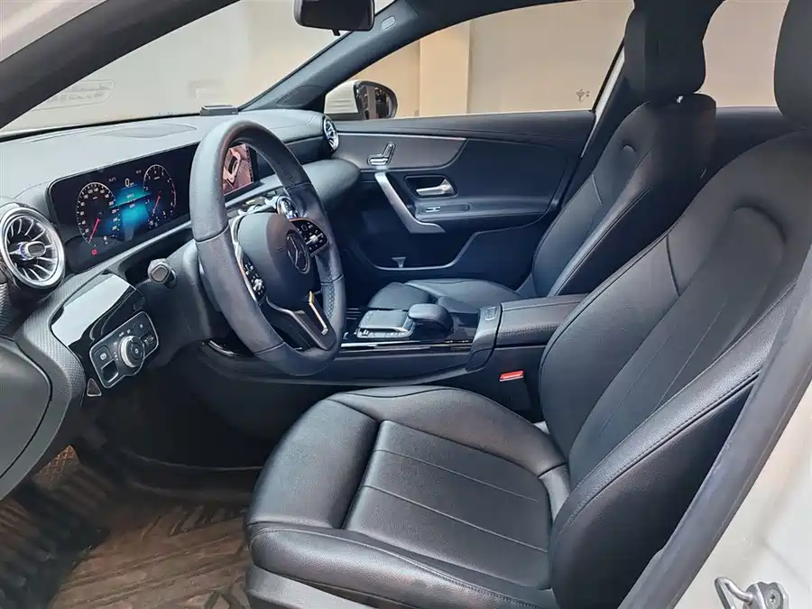 2021 Mercedes-Benz A 180 L Sport — 12