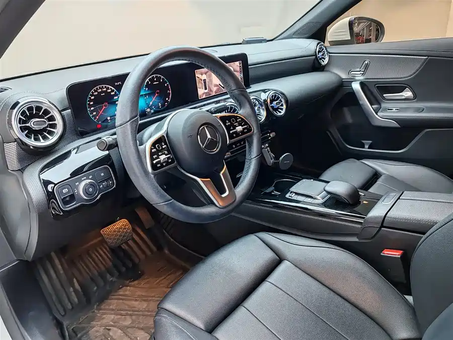 2021 Mercedes-Benz A 180 L Sport — 13