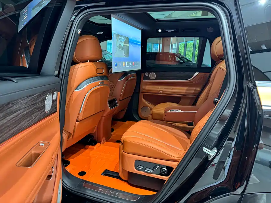 2025 AITO M9 EREV Ultra 52kWh 6-Seat — 11
