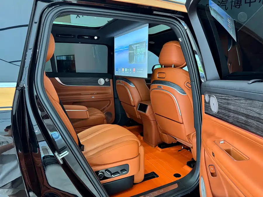 2025 AITO M9 EREV Ultra 52kWh 6-Seat — 16