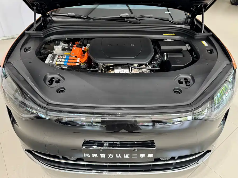 2025 AITO M9 EREV Ultra 52kWh 6-Seat — 18