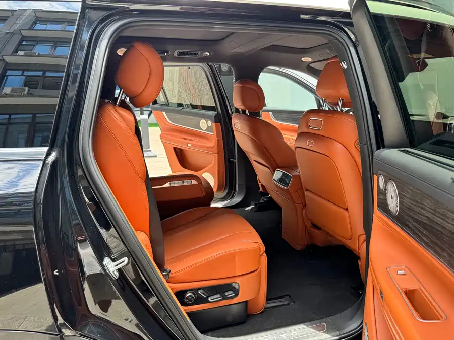 2024 AITO M9 EREV Ultra 42kWh 6-Seat — 13