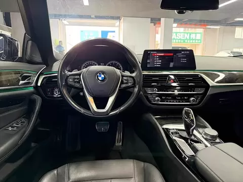 2018 BMW 5 Series — 6