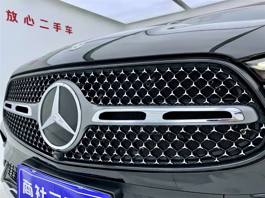2024 Mercedes-Benz GLC 300 L 4MATIC Luxury 5-Seat — 7