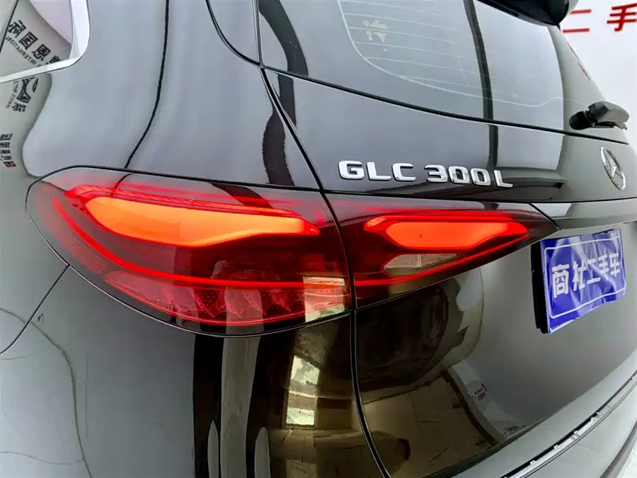 2024 Mercedes-Benz GLC 300 L 4MATIC Luxury 5-Seat — 8