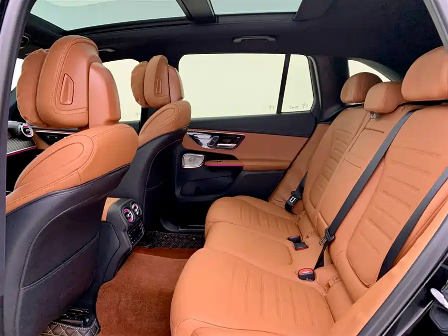2024 Mercedes-Benz GLC 300 L 4MATIC Luxury 5-Seat — 13