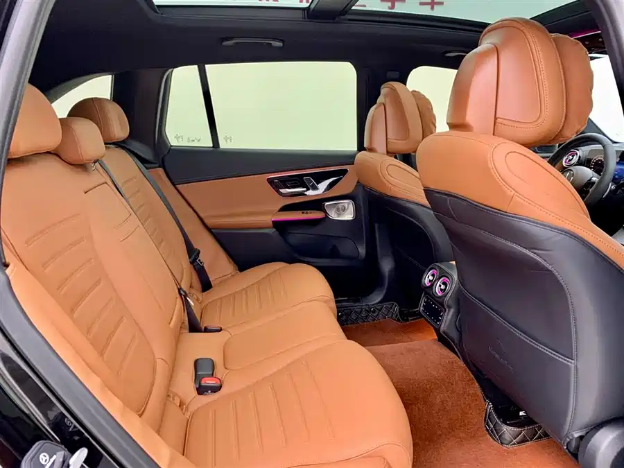 2024 Mercedes-Benz GLC 300 L 4MATIC Luxury 5-Seat — 15