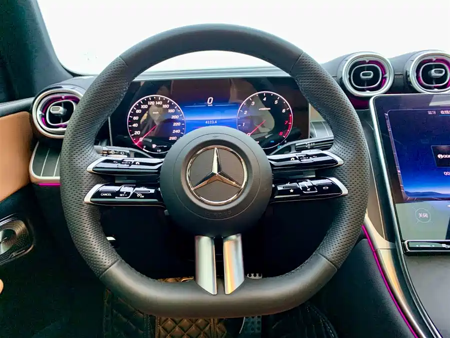 2024 Mercedes-Benz GLC 300 L 4MATIC Luxury 5-Seat — 20