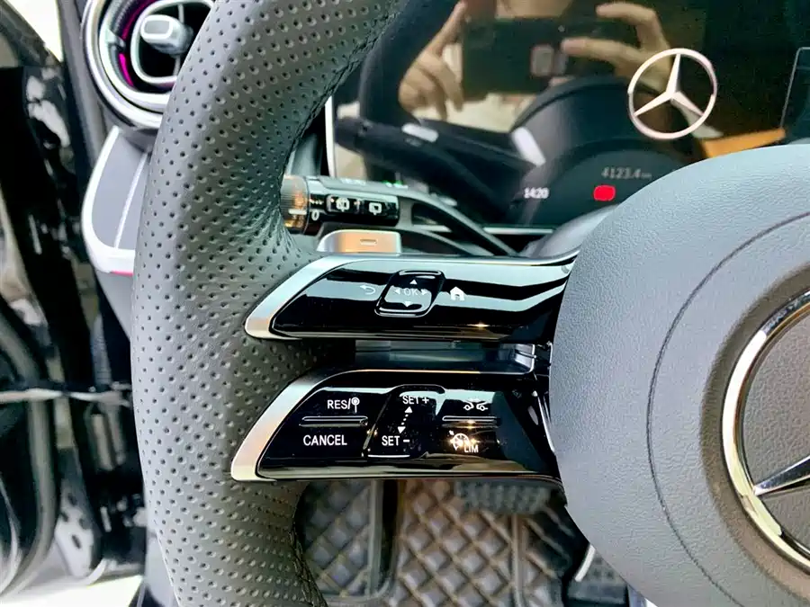 2024 Mercedes-Benz GLC 300 L 4MATIC Luxury 5-Seat — 22